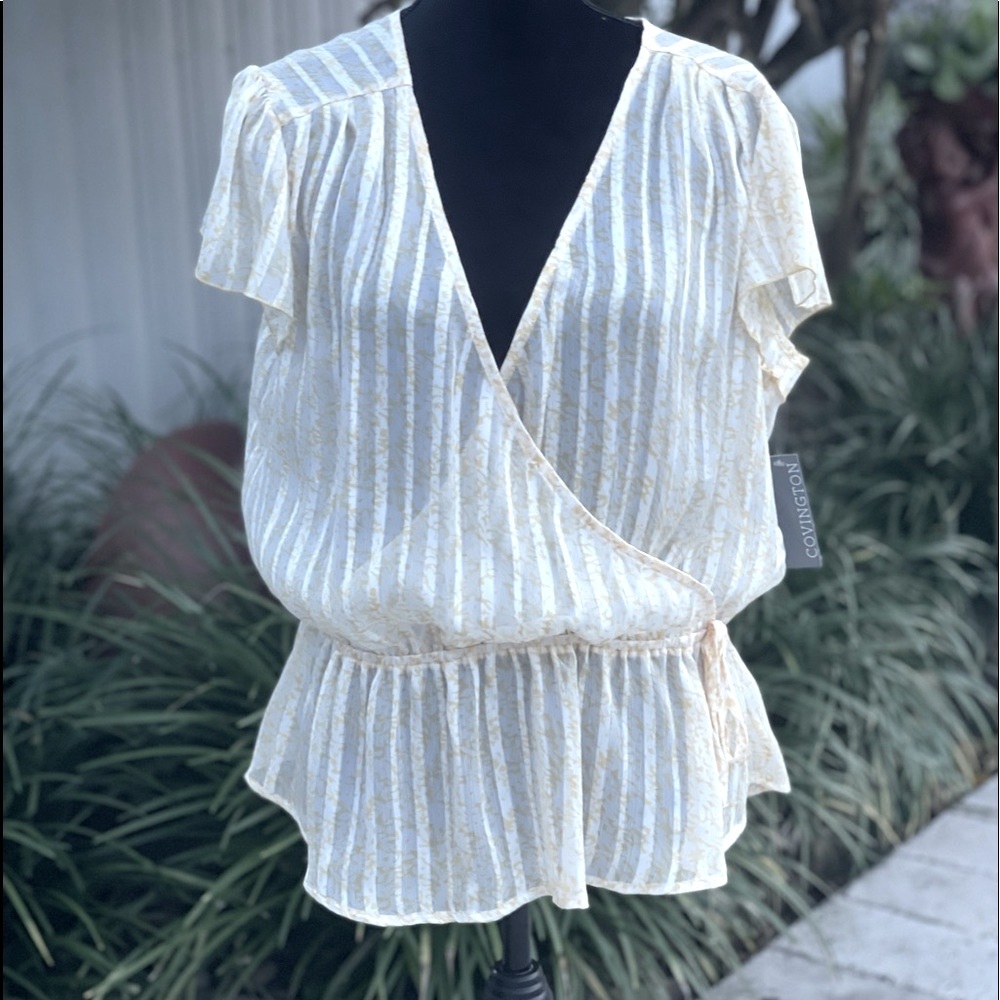 Blouse ‼️‼️$10‼️‼️CLEARANCE SALE
